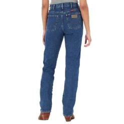 Wrangler Women's Cowboy Cut Slim Fit Jeans