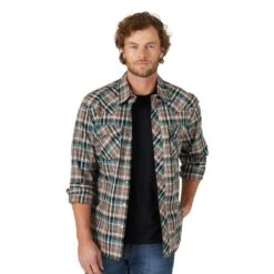 Wrangler Retro Men's Brown Plaid Modern Fit Shirt